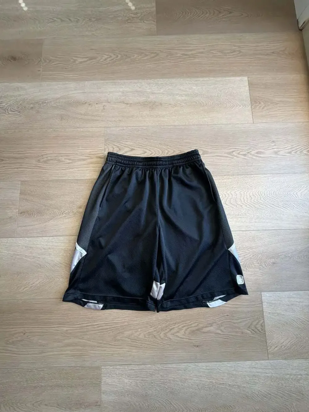 AND1 Men's Black and Silver Mesh Basketball Shorts Size L